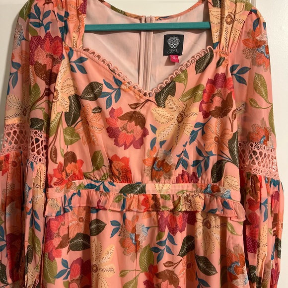 Vince Camuto Coral Dress with Lace Details - Picture 4 of 6